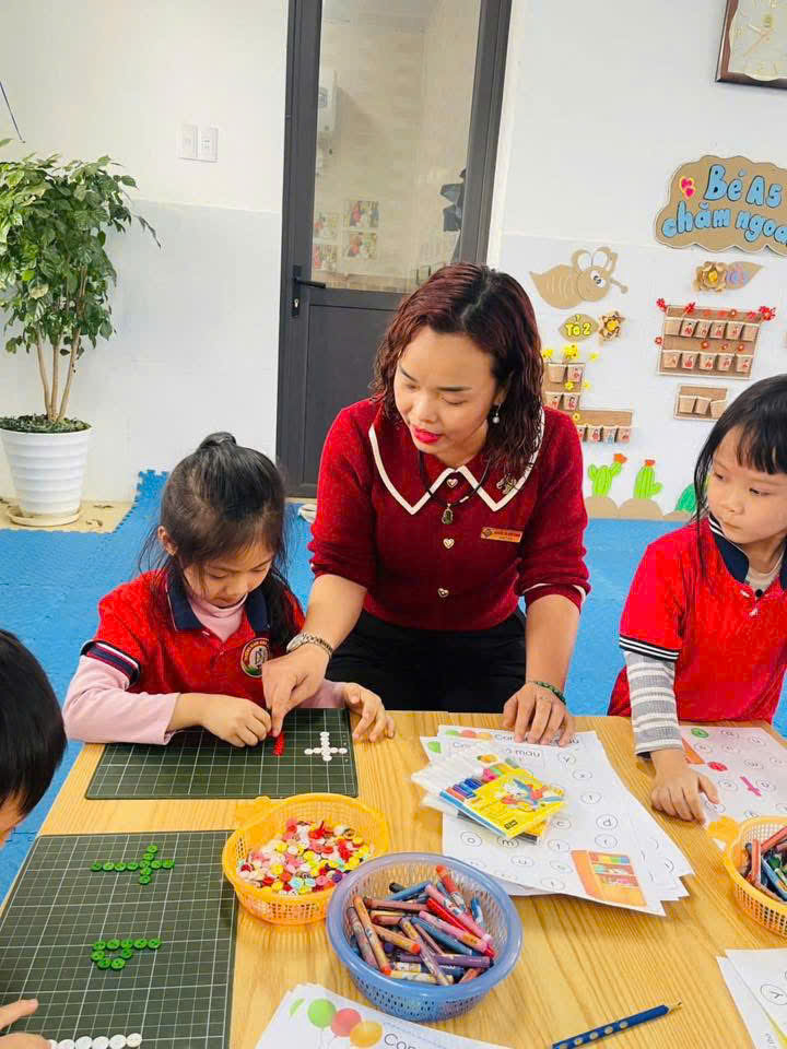 TRƯỜNG MẦM NON DÂN HOÀ KIỂM TRA VIỆC THỰC HIỆN NHIỆM VỤ GIÁO VIÊN