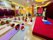 NHỮNG HÌNH ẢNH ĐẸP TRONG GIỜ HỌC YOGA KIDS CỦA CÁC BÉ