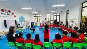 ALBUM SINH HỌA CHUYÊN ĐỀ AN TOÀN THỰC PHẨM ĐỀ TÀI:" GIỮ SẠCH BÀN TRƯỚC KHI ĂN" TRẺ MGN 4-5 TUÔI CÔ GIÁO NG.T.KIỀU LAN, NG.T.THANH HƯƠNG ĐỀ TÀI:" BẢO QUẢN ĐỒ TRONG TỦ LẠNH" TRET MGL 5-6 TUỔI CÔ GIÁO: NG.T.THOA, NG.T.THẢO