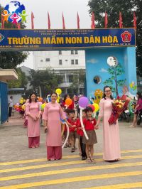 Hoạt động tham quan trải nghiệm Trường Tiểu học của các bé lớp 5 tuổi trường MN Dân Hoà