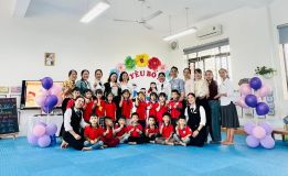 ALBUM CHUYÊN ĐỀ PHÁT TRIỂN TÌNH CẢM XÃ HỘI - KỸ NĂNG XÃ HỘI ĐỀ TÀI: " BÉ YÊU BỐ MẸ" TRẺ 5-6 TUỔI( MẪU GIÁO LỚN A5) GV: LÊ NGA - TRẦN MÂY