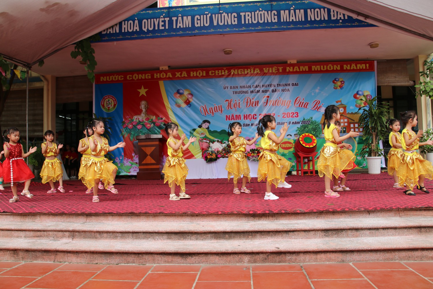 Văn nghệ của các bé khai giảng năm học mới