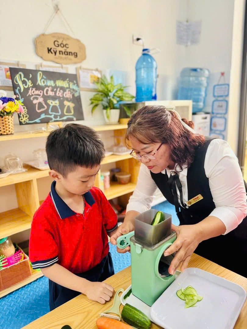 KIỂM TRA VIỆC THỰC HIỆN NHIỆM VỤ CHUYÊN MÔN CỦA GIÁO VIÊN